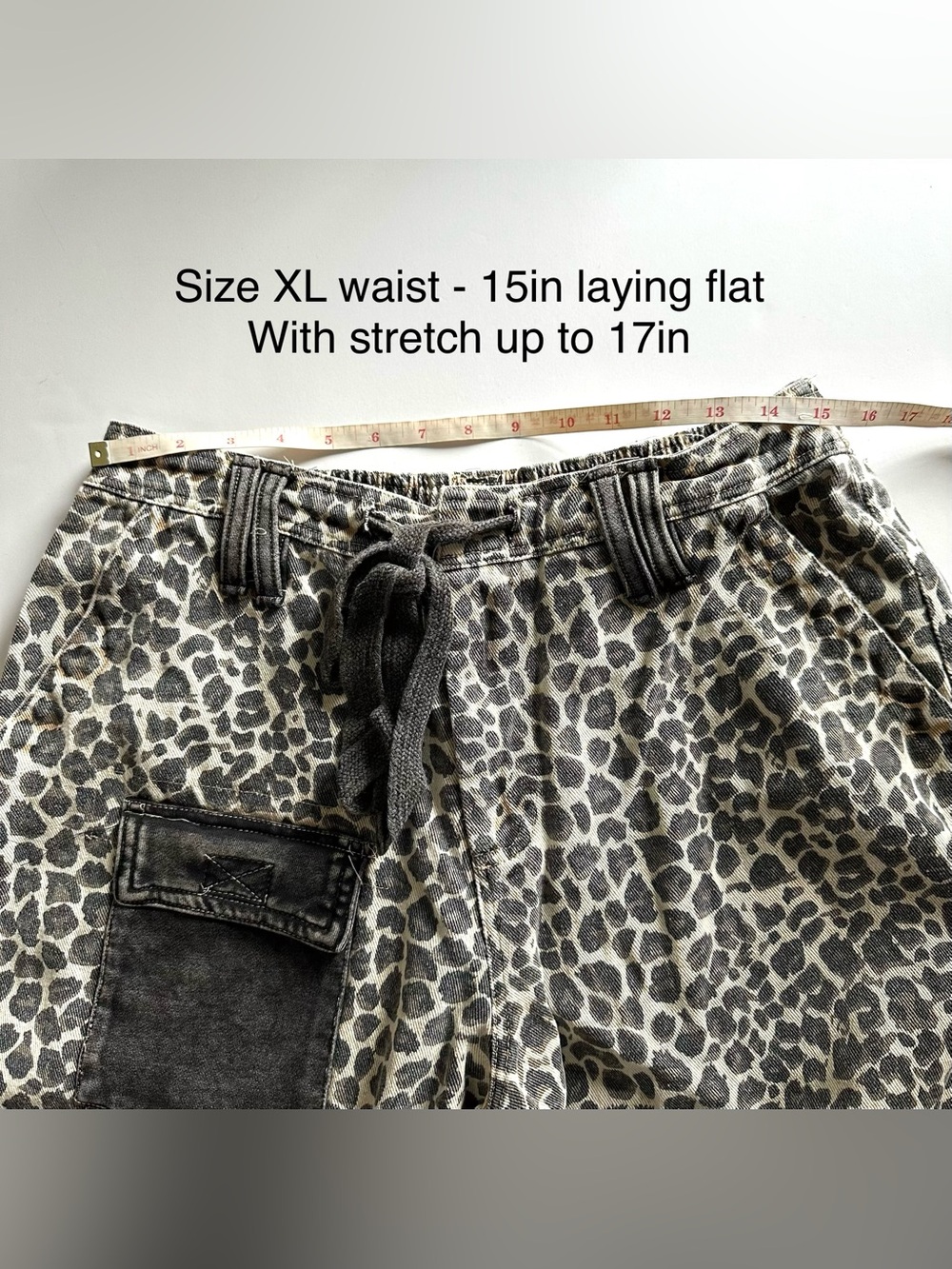 Oli & Hali Cheetah Print Cargo Capri Pants - Picture 7 of 7